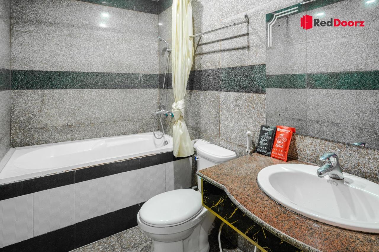 הו צ'י מין סיטי Reddoorz Tahami Hotel Near Kha Van Can מראה חיצוני תמונה